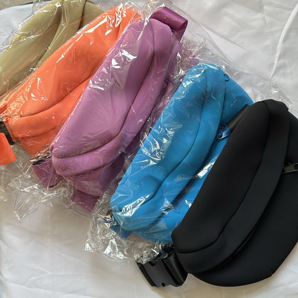 Neoprene bum bag - Picture 4 of 4